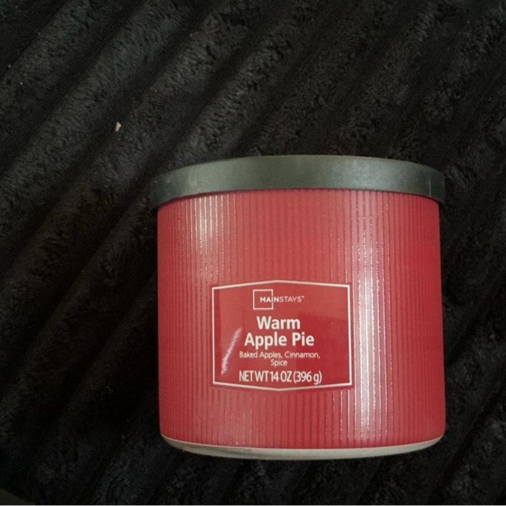 Mainstays Red Warm Apple Pie Candle
